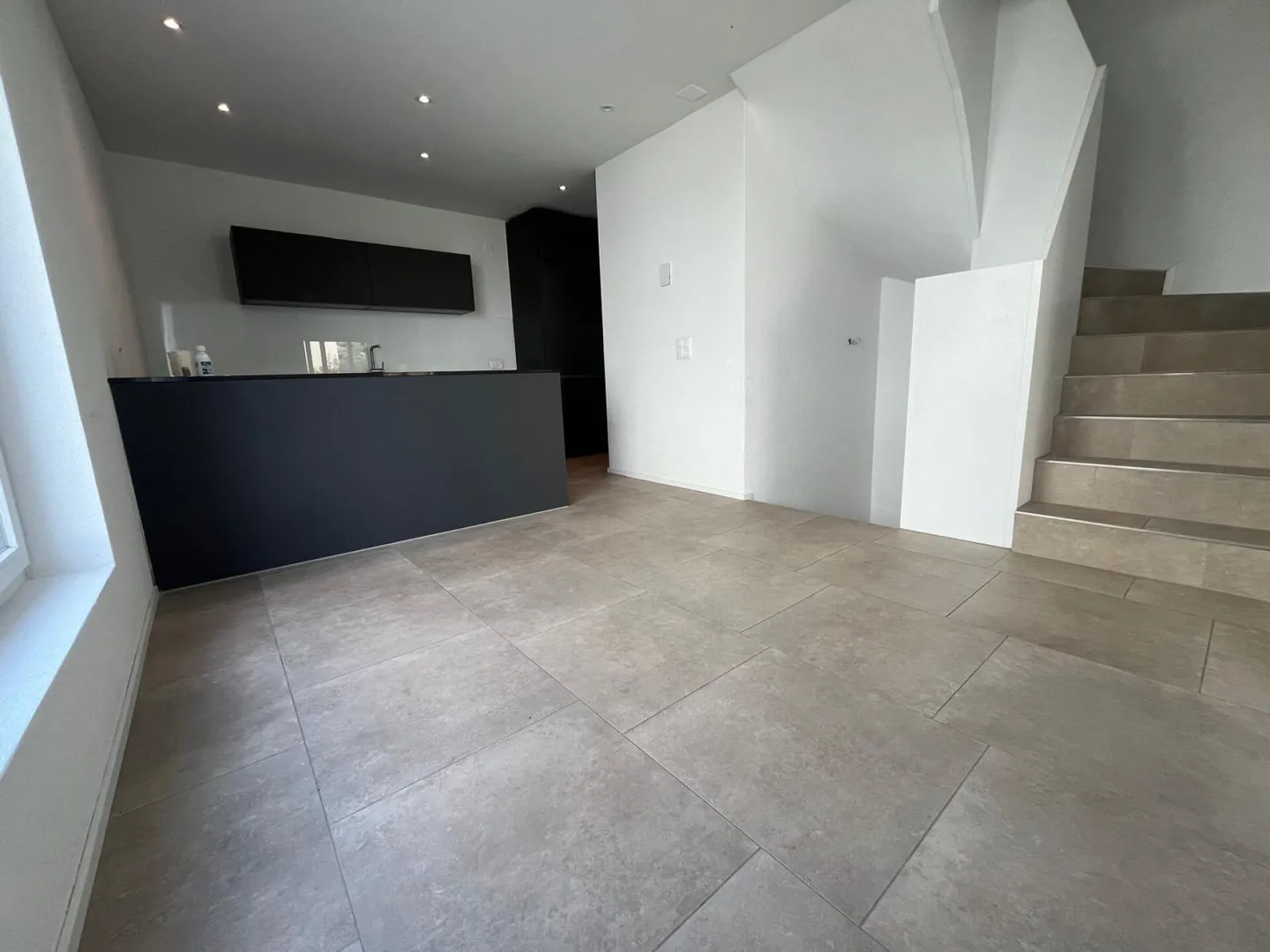 Maison individuelle semi-détachée neuve (F1) avec 2 salles de bain, 2 places de parking, jardin et coin salon - Photo 31 sur 41
