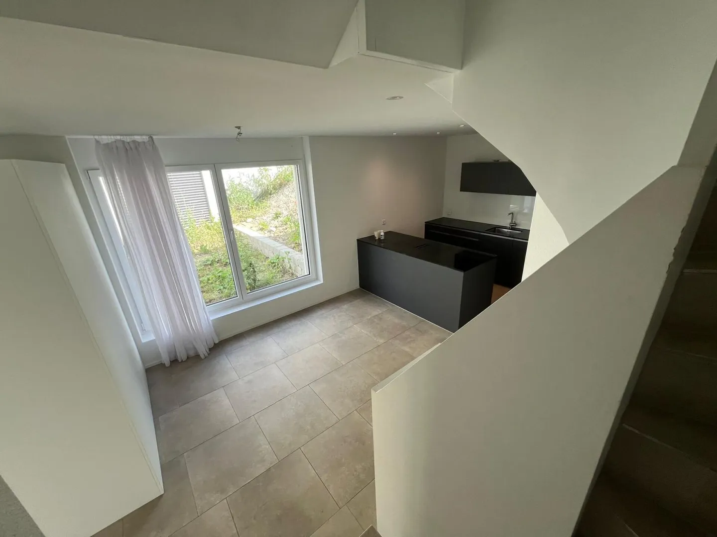 Maison individuelle semi-détachée neuve (F1) avec 2 salles de bain, 2 places de parking, jardin et coin salon - Photo 32 sur 41