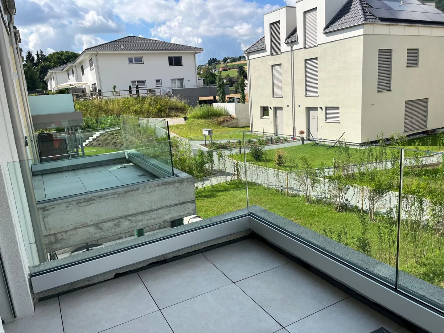 Maison individuelle semi-détachée neuve (F1) avec 2 salles de bain, 2 places de parking, jardin et coin salon - Photo 35 sur 41