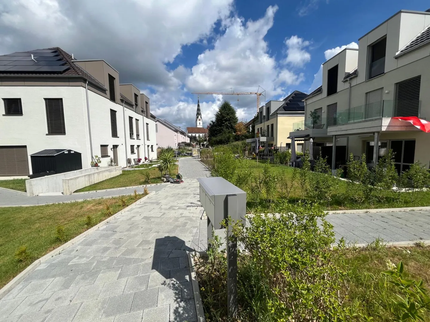 Maison individuelle semi-détachée neuve (F1) avec 2 salles de bain, 2 places de parking, jardin et coin salon - Photo 38 sur 41