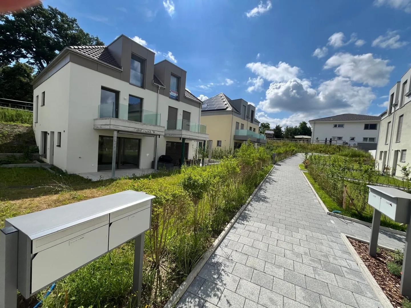 Maison individuelle semi-détachée neuve (F1) avec 2 salles de bain, 2 places de parking, jardin et coin salon - Photo 40 sur 41