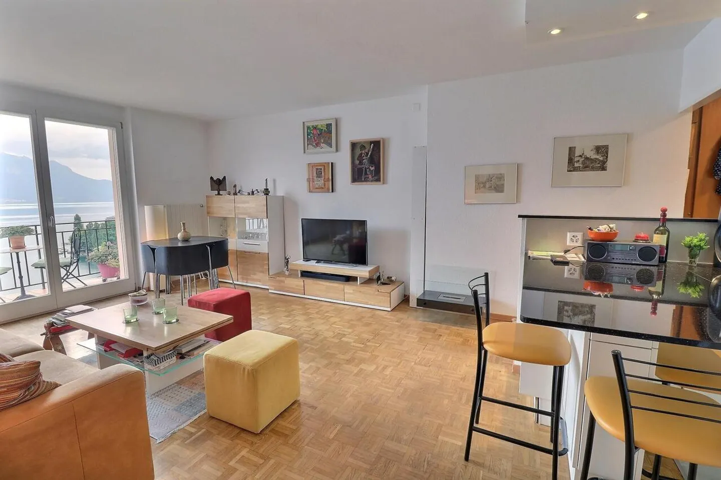 Wunderschöne Wohnung in besetztem Leibrentenvertrag ohne Miete Außergewöhnlicher Blick auf den See in Territet (VD) - Foto 2 von 14