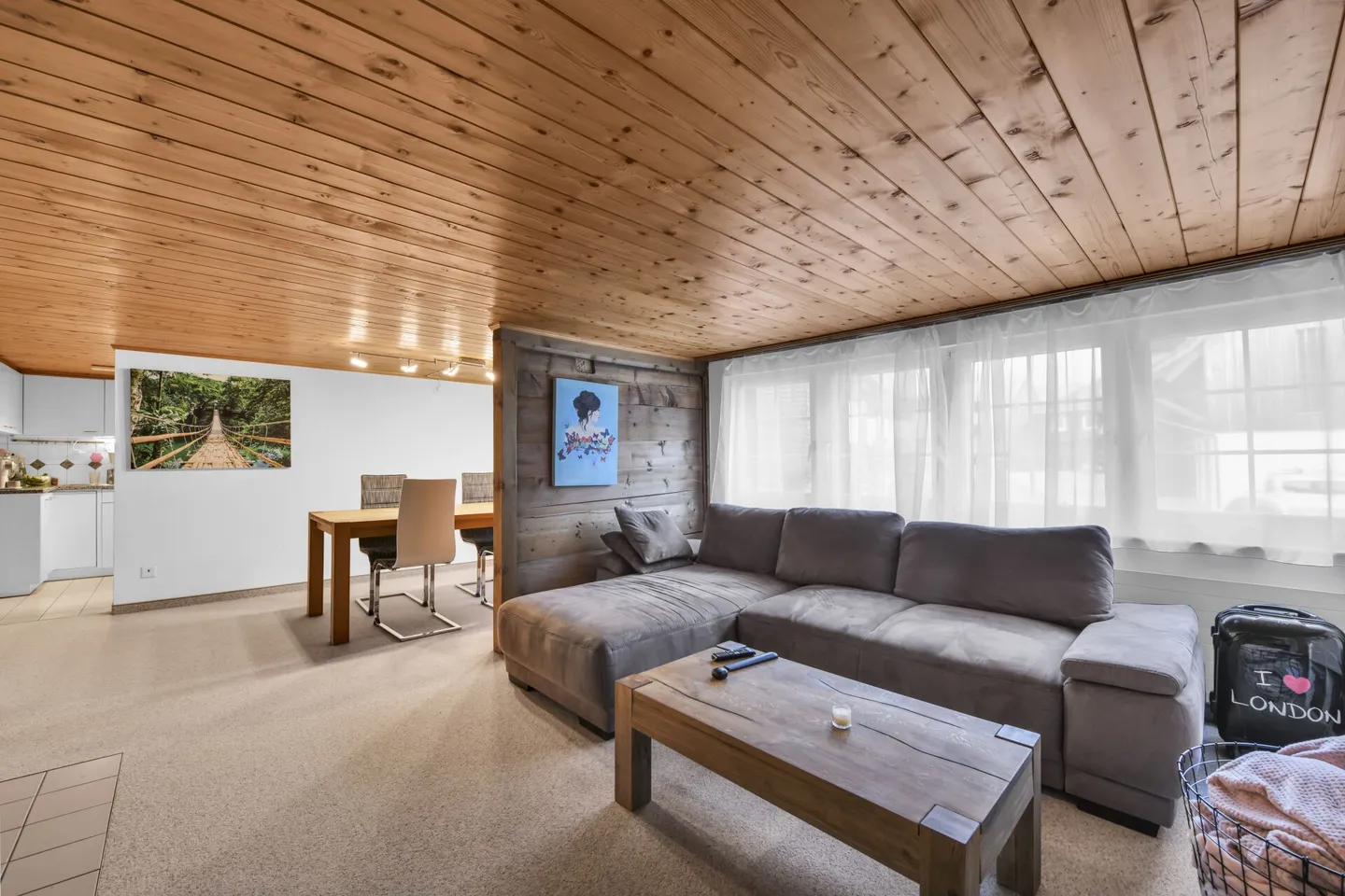 Vivere con carattere: Appartamento ristrutturato di 3,5 stanze in una posizione tranquilla - Foto 1 di 13