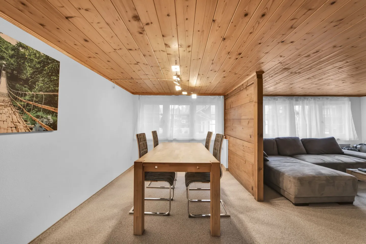 Vivere con carattere: Appartamento ristrutturato di 3,5 stanze in una posizione tranquilla - Foto 2 di 13