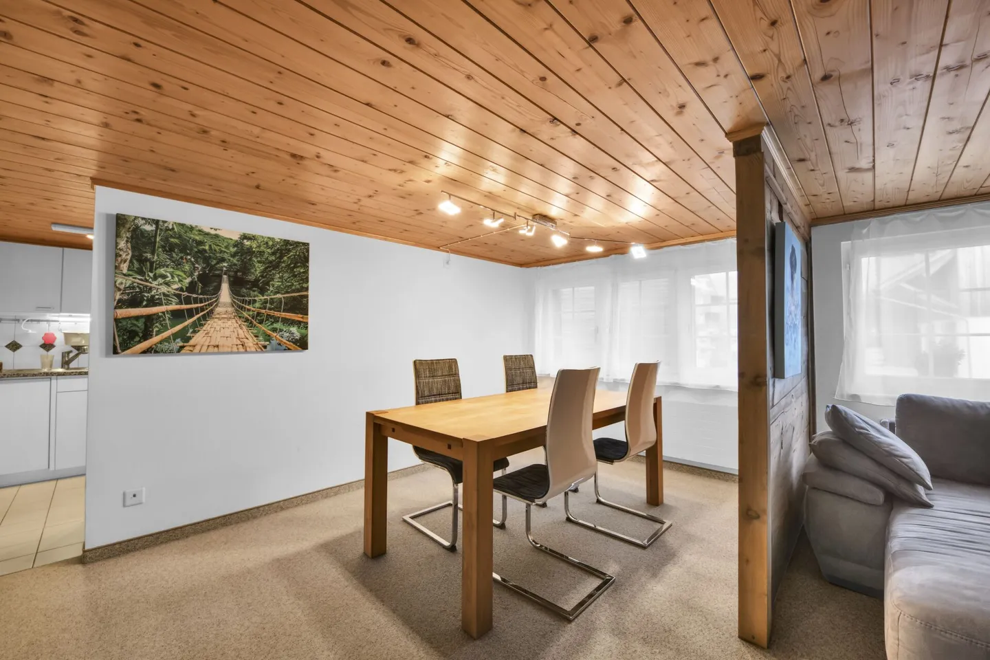 Vivere con carattere: Appartamento ristrutturato di 3,5 stanze in una posizione tranquilla - Foto 10 di 13