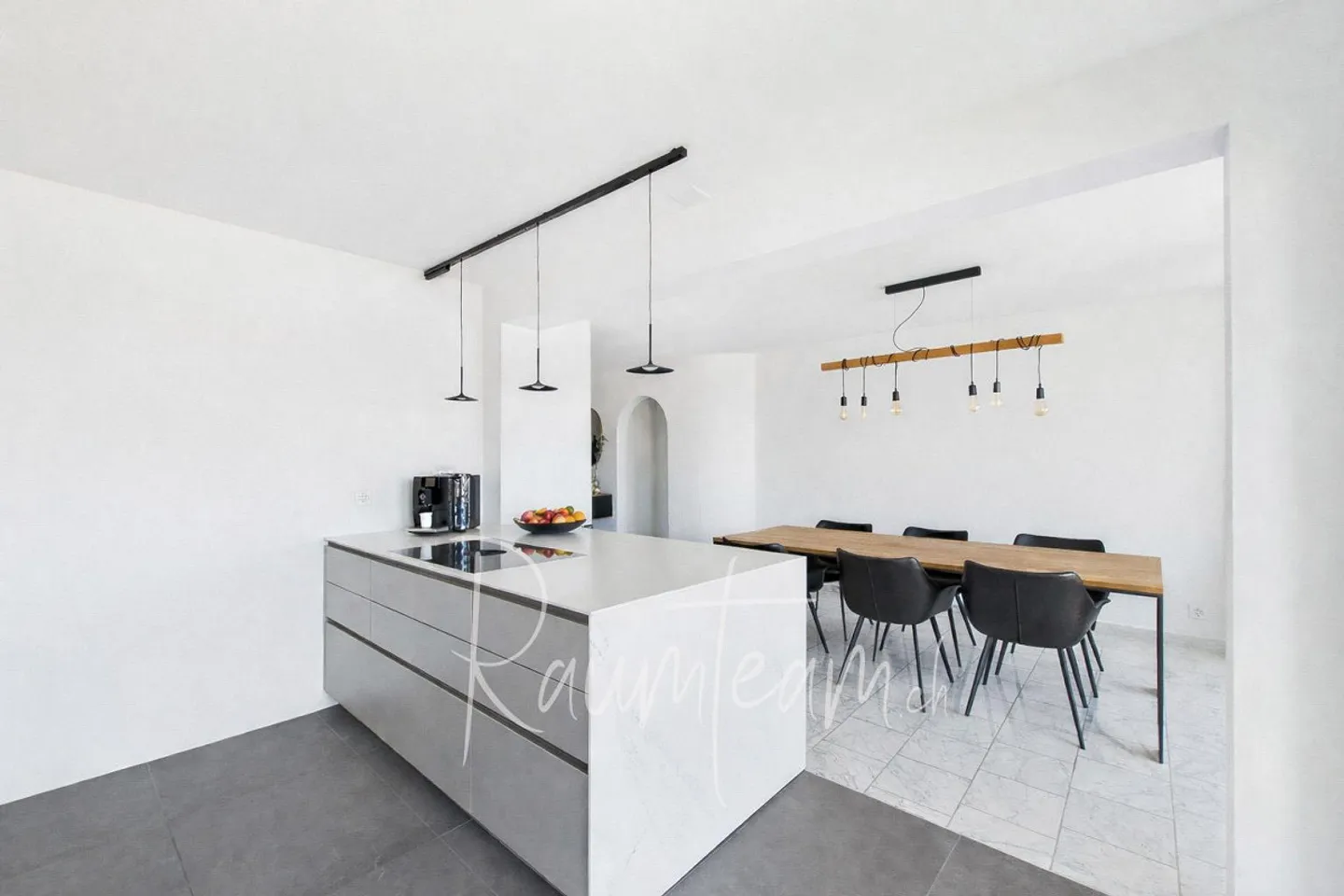 Helle renovierte Seesichtwohnung - Foto 2 von 14