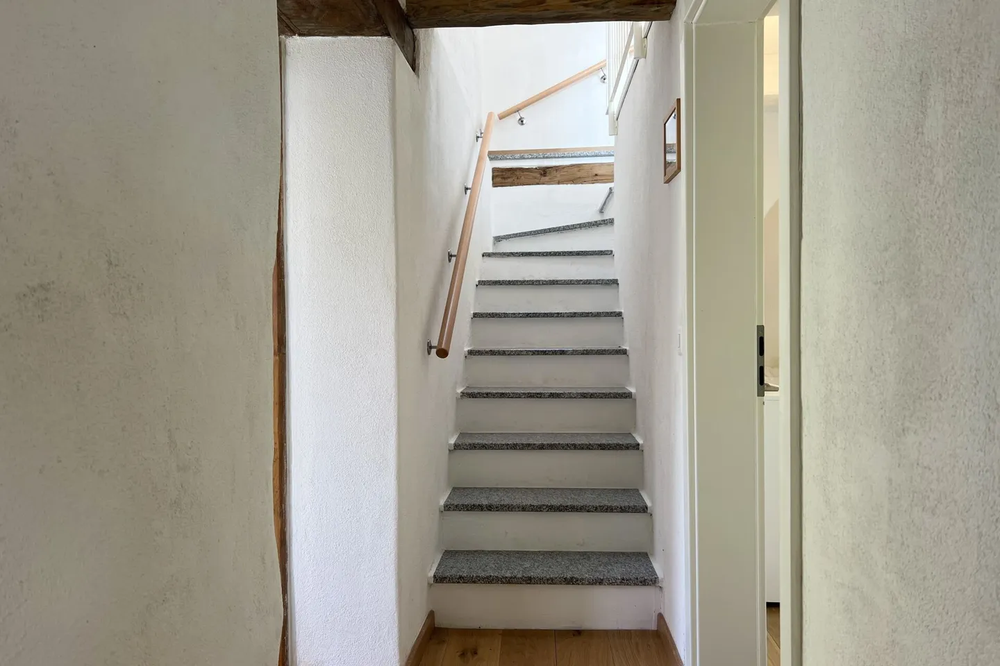 Casa in Pietra Ristrutturata con Grande Giardino e Terreno Edificabile Separato - Foto 20 di 43