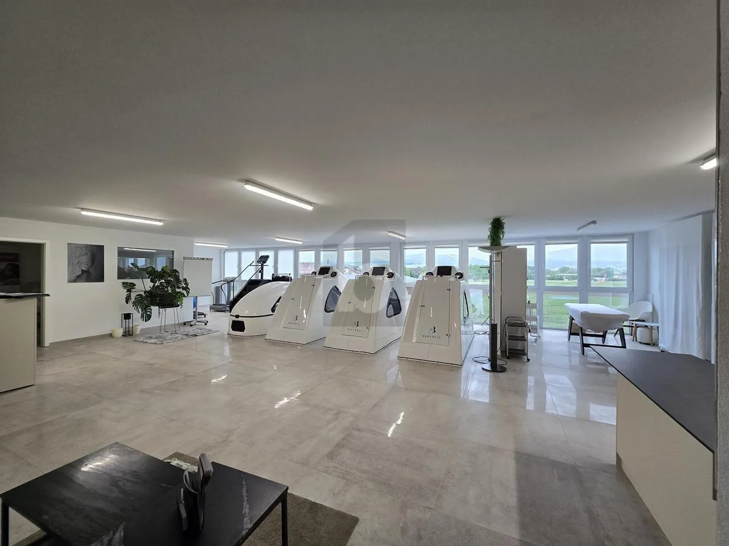 NEW BRIGHT AND MODULABLE SPACE - Photo 1 of 5