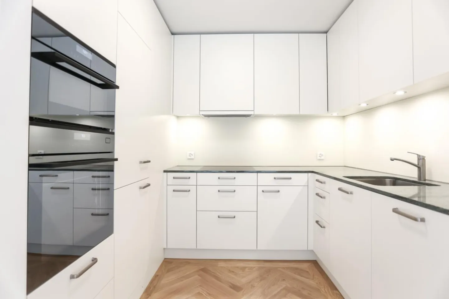 Vivere modernamente nel cuore di Emmenbrücke - Foto 2 di 7