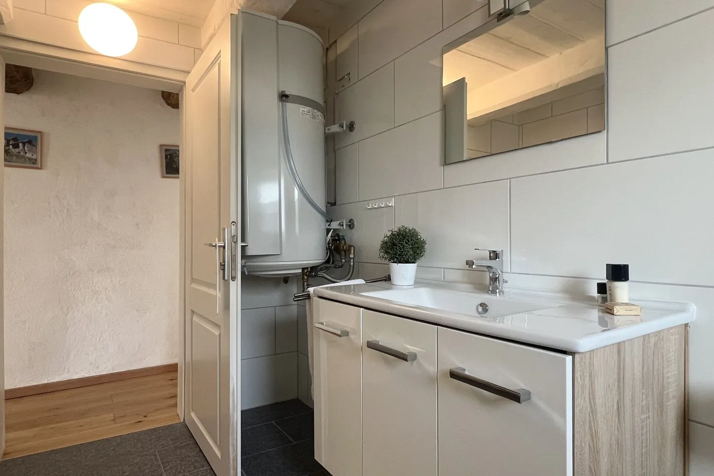 Casa in Pietra Ristrutturata con Grande Giardino e Terreno Edificabile Separato - Foto 30 di 43