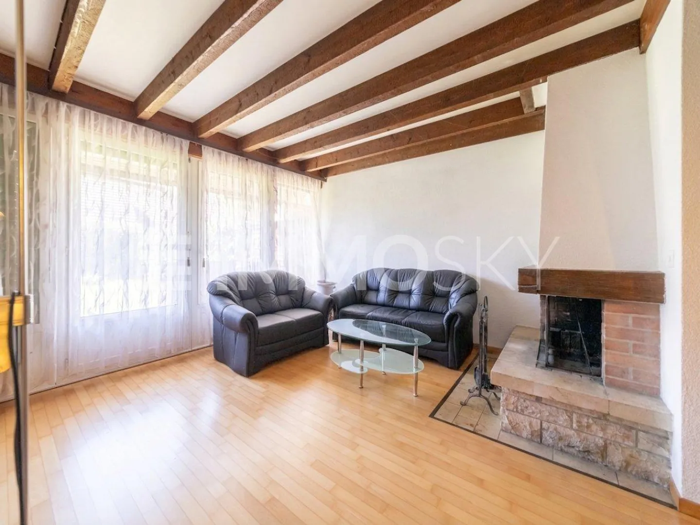 A House, Many Possibilities – Your New Home in Mühleberg - Photo 3 of 5