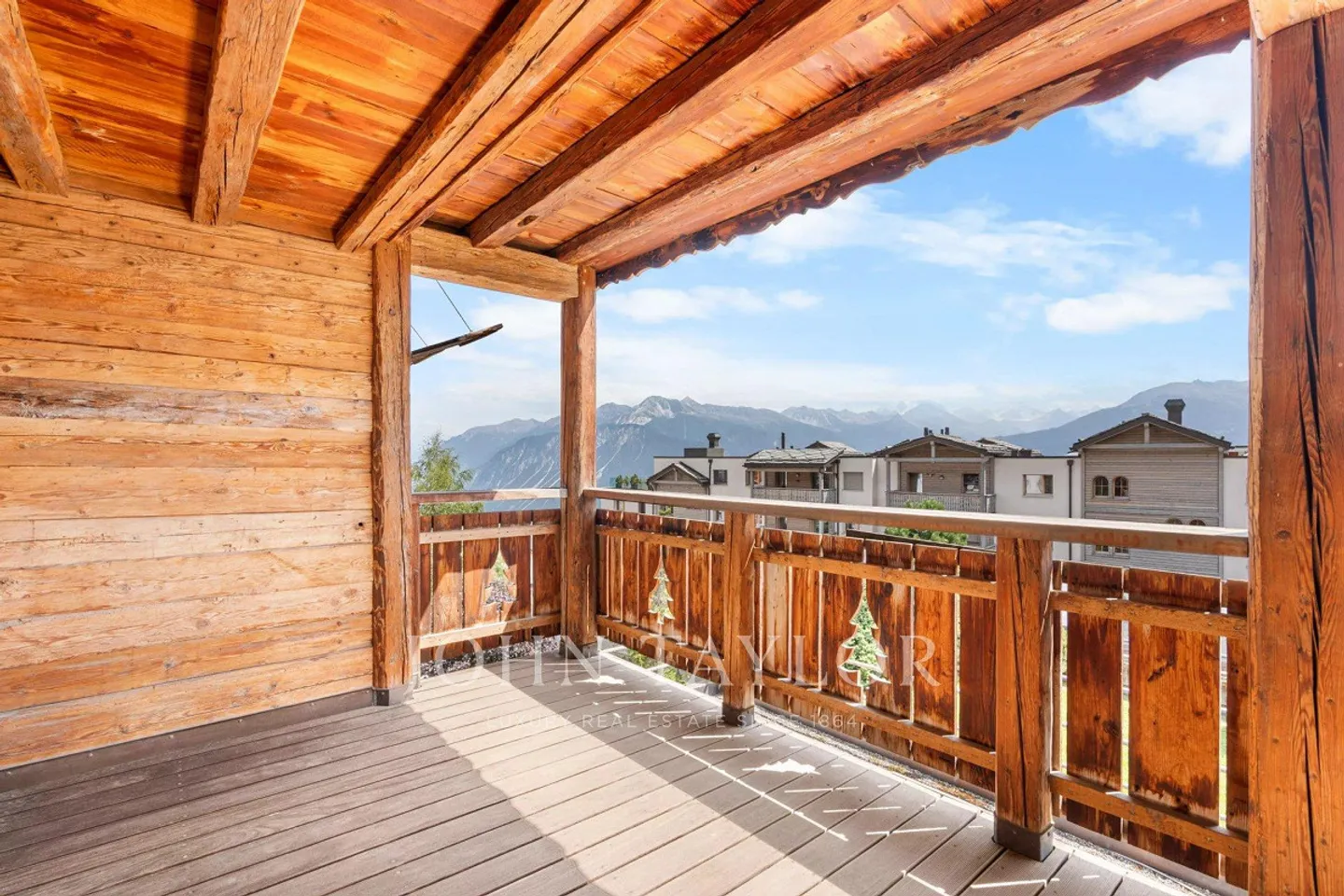 4-room apartment 1/2 SOUTHEAST in the center of Montana station - View... - Photo 5 of 13