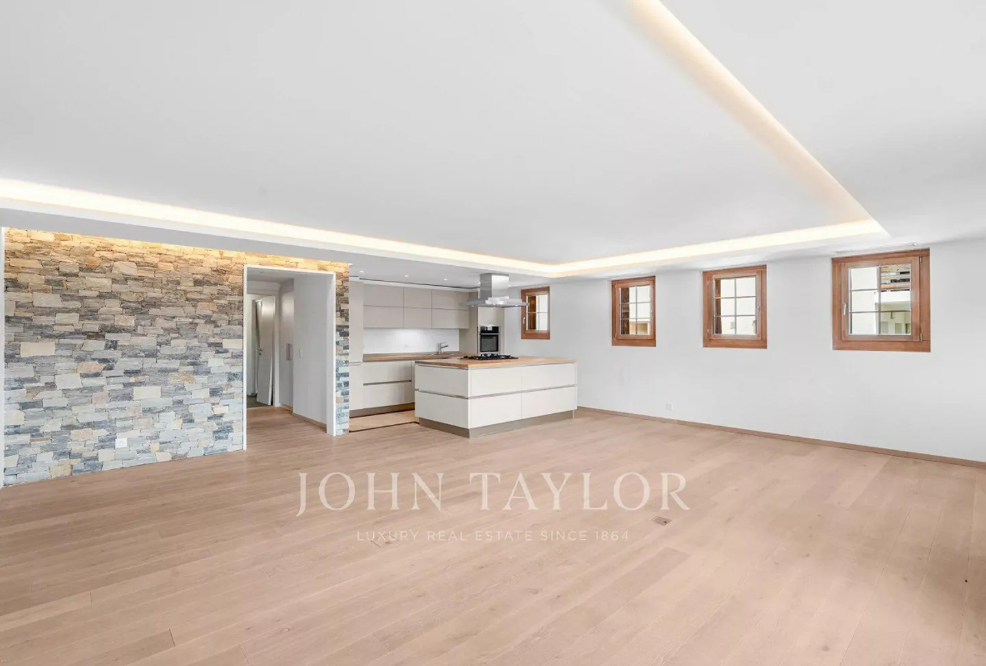 4-room apartment 1/2 SOUTHEAST in the center of Montana station - View... - Photo 4 of 13