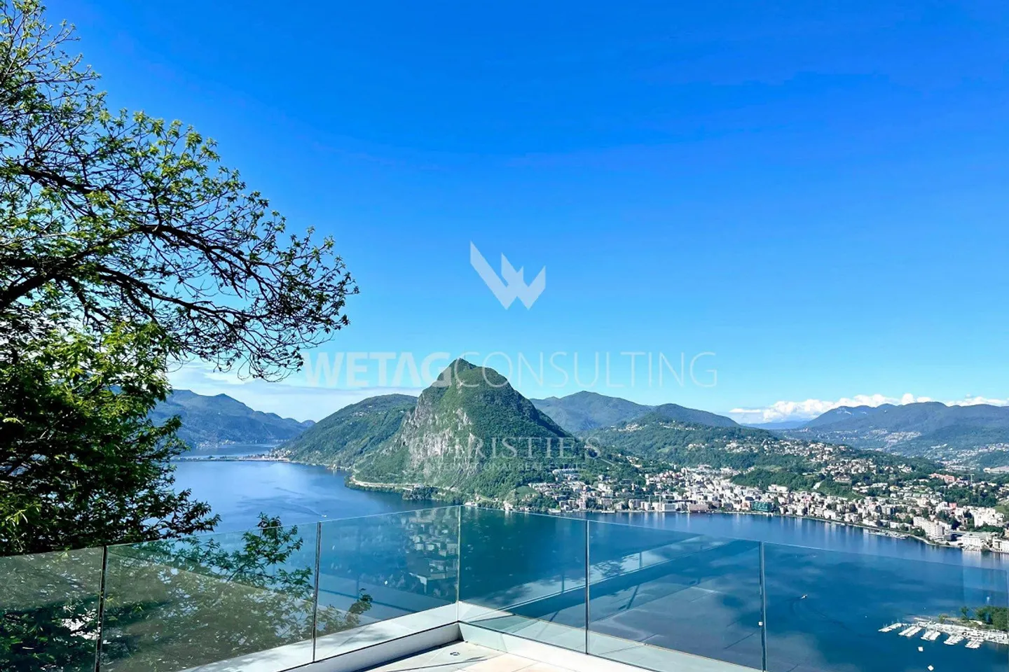 Villa a schiera moderna con giardino privato e vista panoramica sul lago di Lugano a Lugano-Aldesago in vendita - Foto 2 di 10
