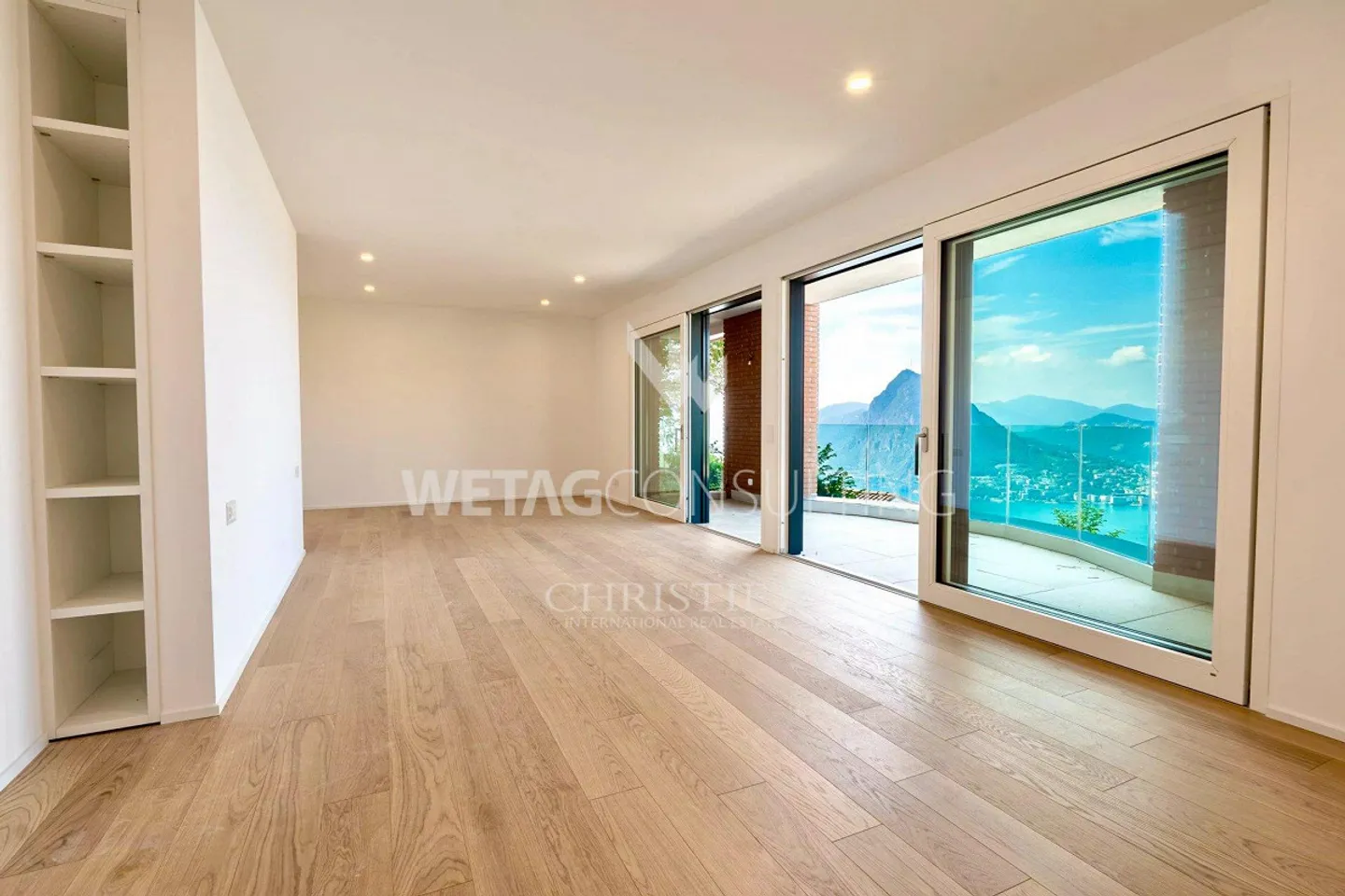 Villa a schiera moderna con giardino privato e vista panoramica sul lago di Lugano a Lugano-Aldesago in vendita - Foto 4 di 10