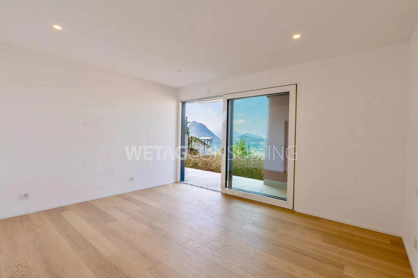 Villa a schiera moderna con giardino privato e vista panoramica sul lago di Lugano a Lugano-Aldesago in vendita - Foto 7 di 10