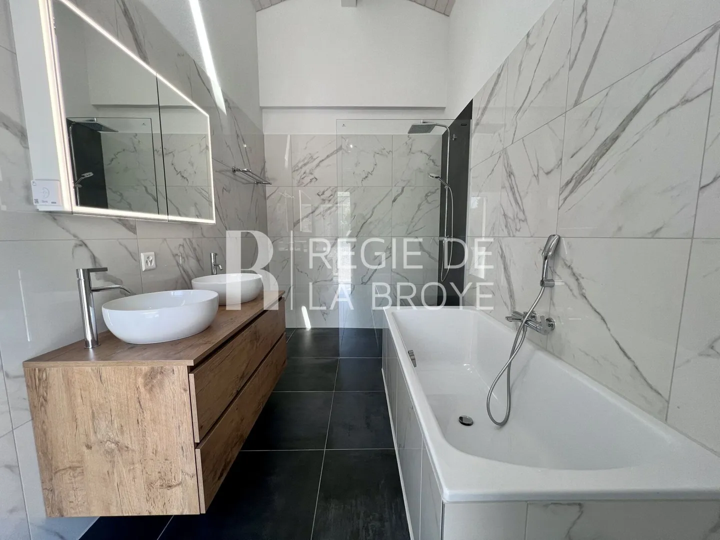 3,5-Zimmer-Duplex in Dompierre FR - Foto 8 von 9