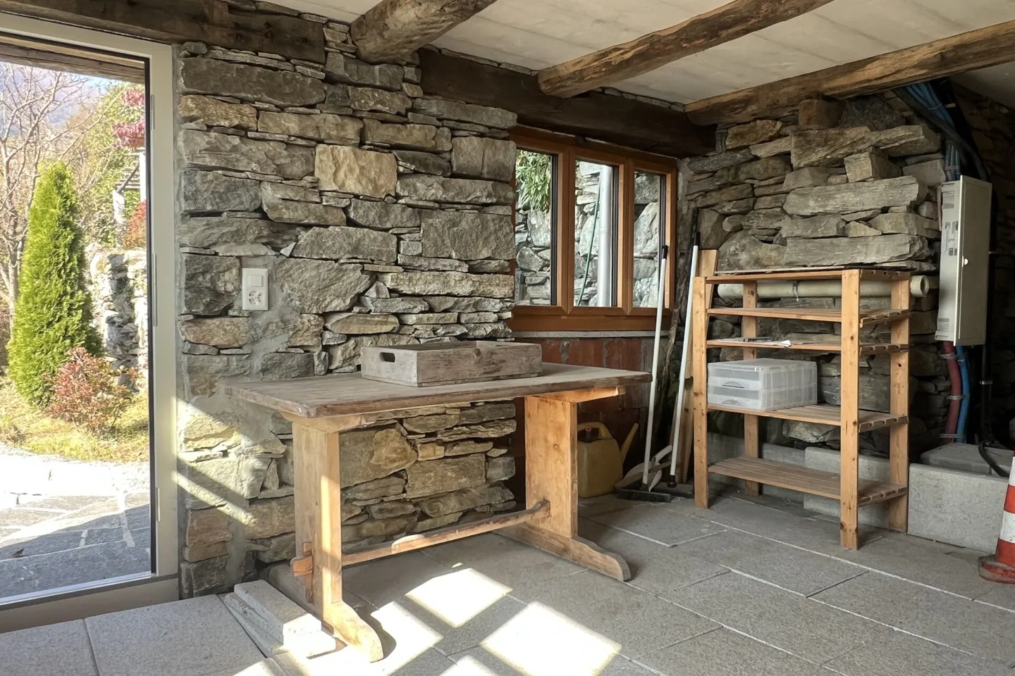 Casa in Pietra Ristrutturata con Grande Giardino e Terreno Edificabile Separato - Foto 34 di 43