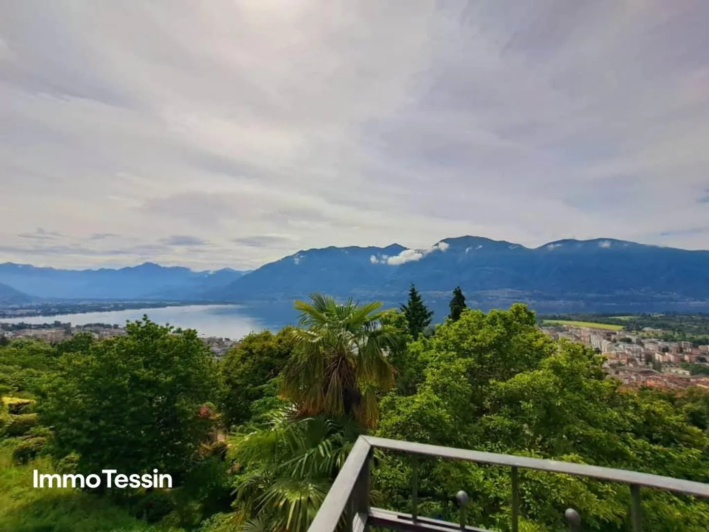 UNIQUE: The Castle of Orselina, unique property for sale... - Photo 3 of 13