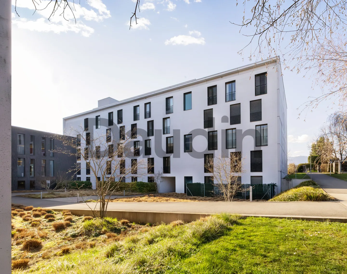 Family-Friendly Apartment in Meyrin - Photo 1 of 11