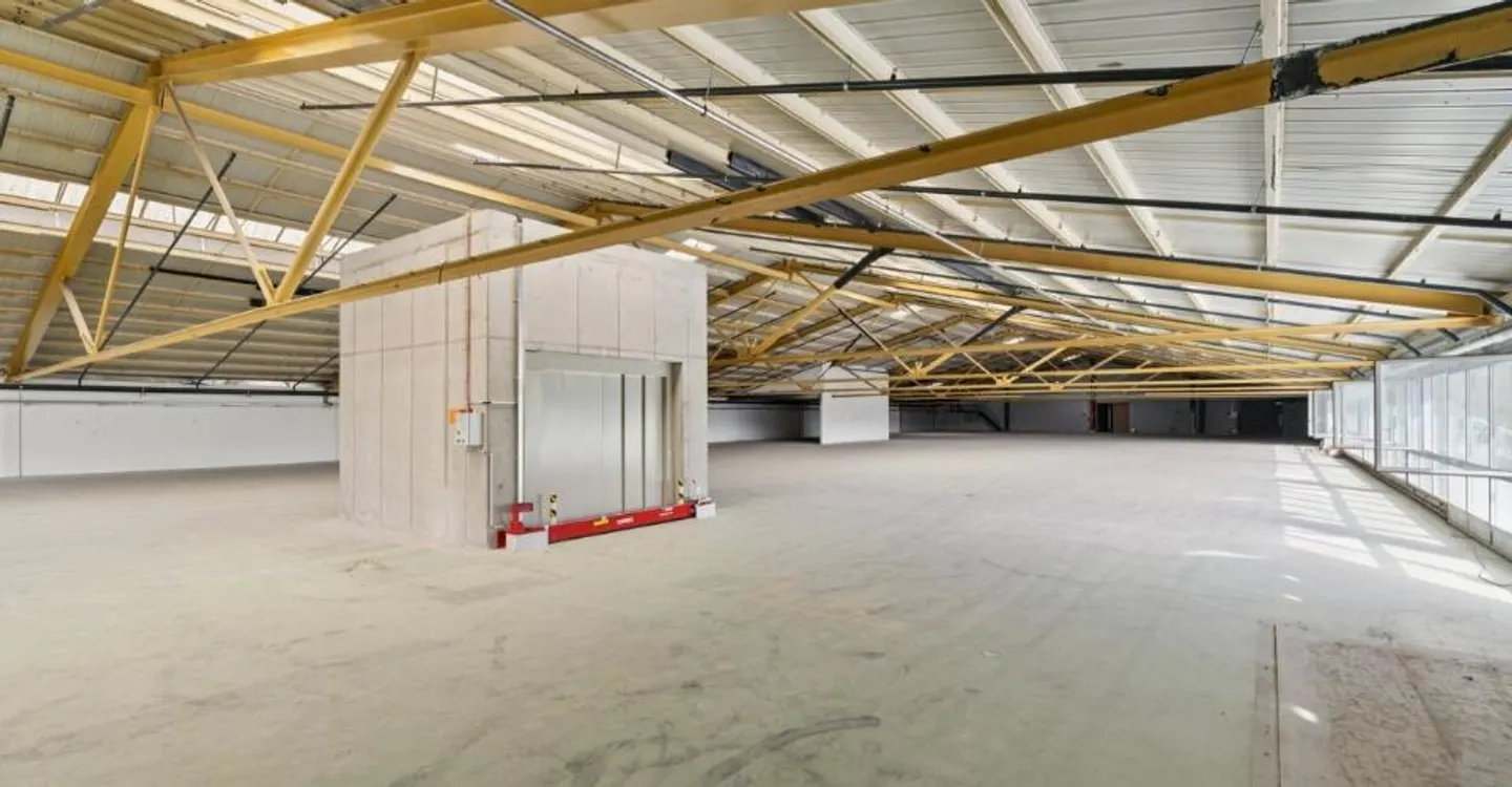 Magazzino di 1000 m² in affitto - Onnens - Foto 1 di 11