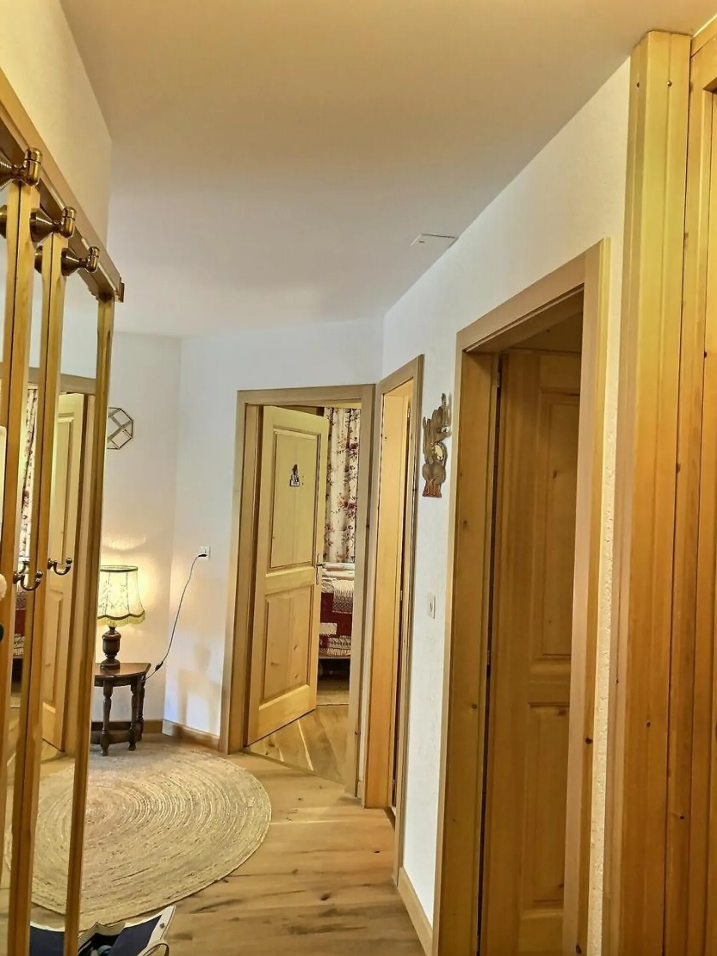 Charmante 3,5-Zimmer-Wohnung mit angenehmer Terrasse und Garten - Foto 3 von 11