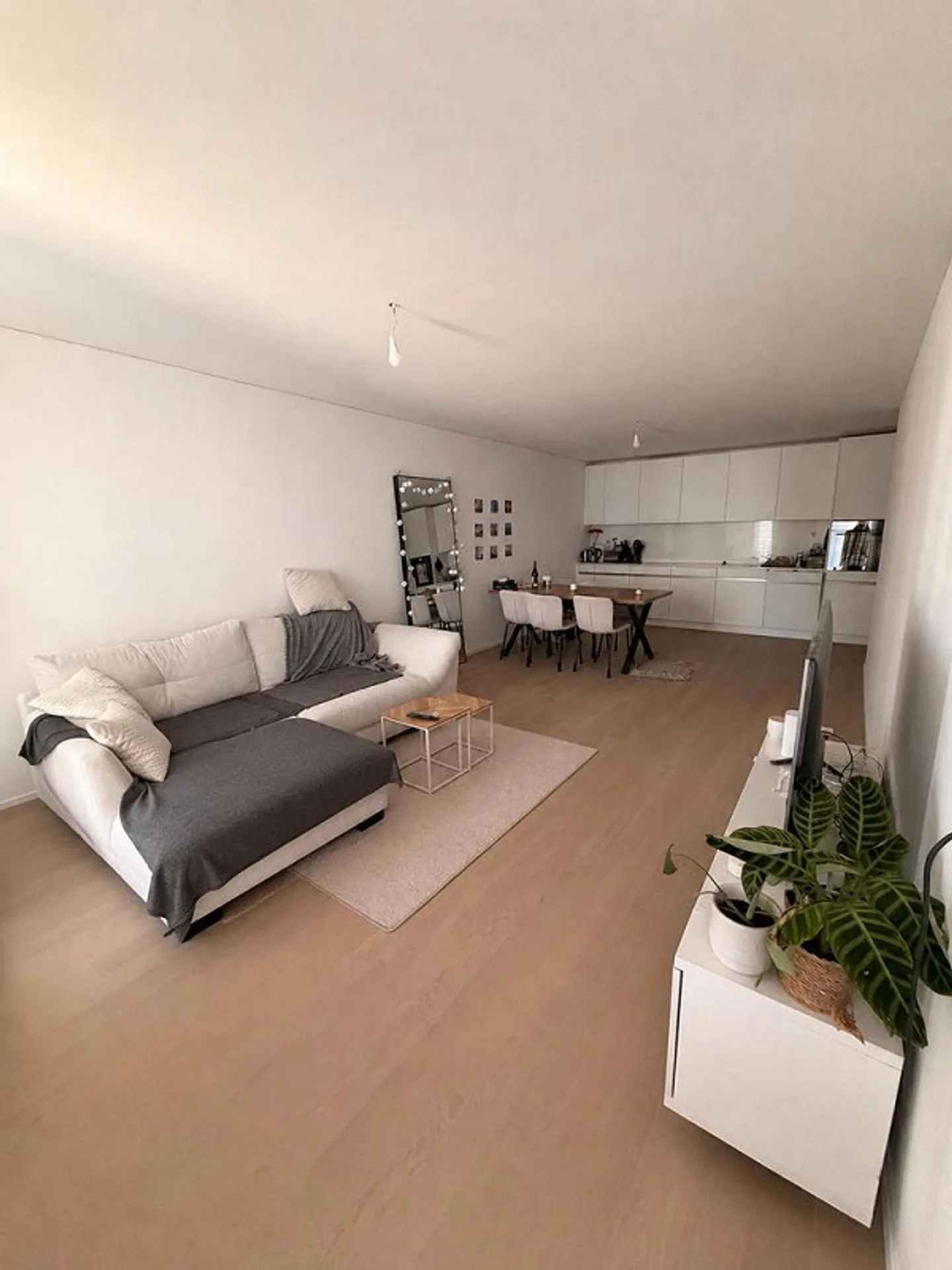 Votre nouvel appartement de rêve au centre de Zurich-Seebach - Photo 1 sur 10
