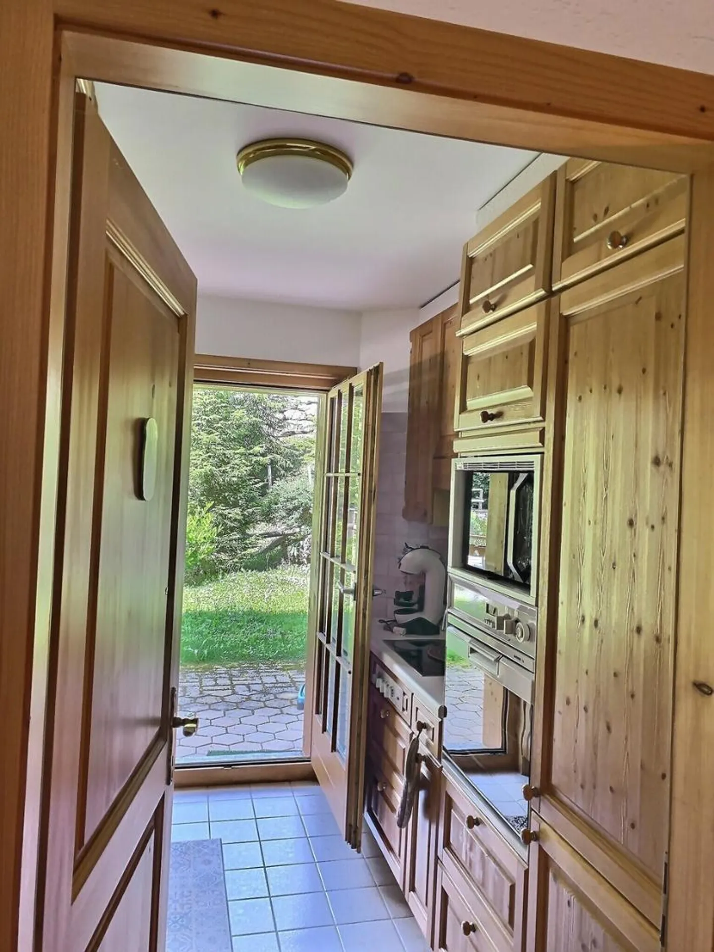 Charmante 3,5-Zimmer-Wohnung mit angenehmer Terrasse und Garten - Foto 7 von 11