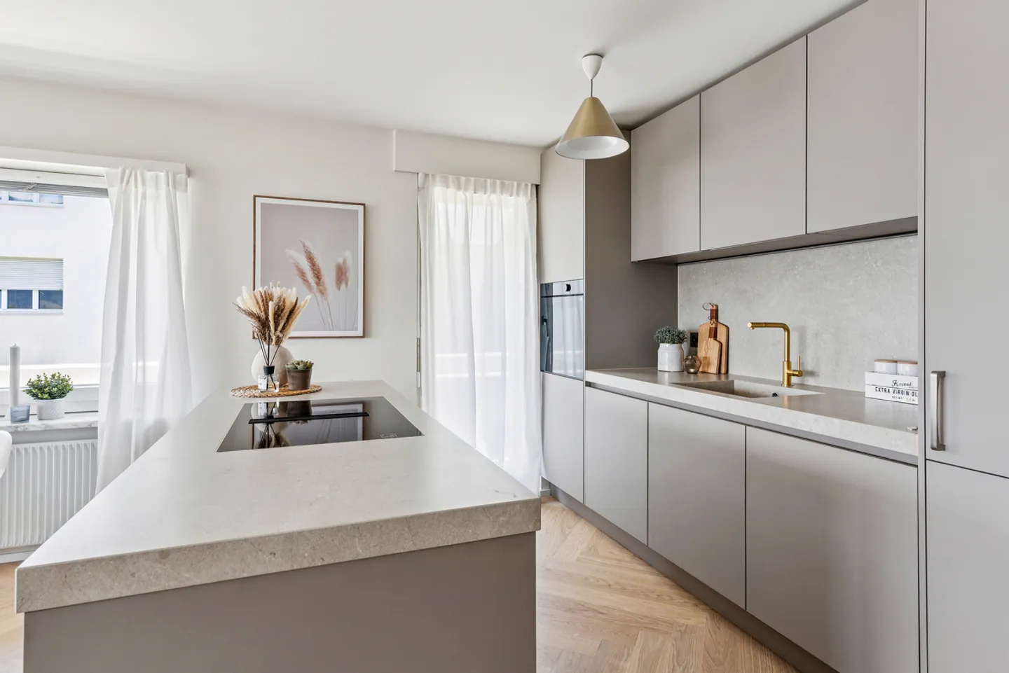 Condominium dans un emplacement recherché - Photo 2 sur 4