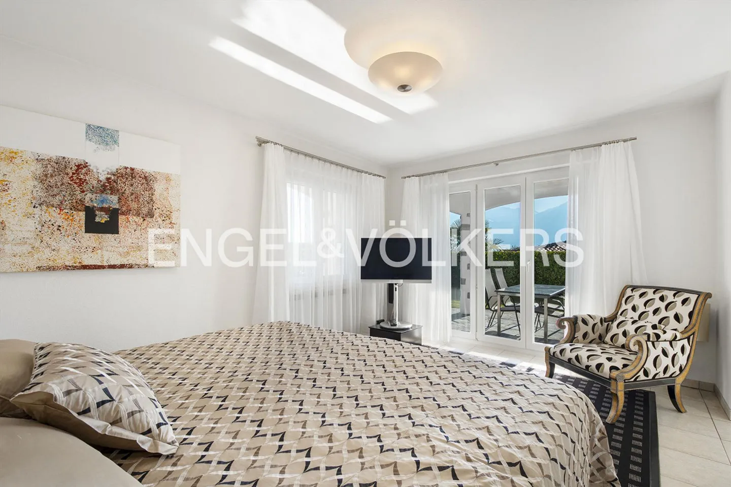 Palms, Sun and Lake View (46) - Photo 5 of 11