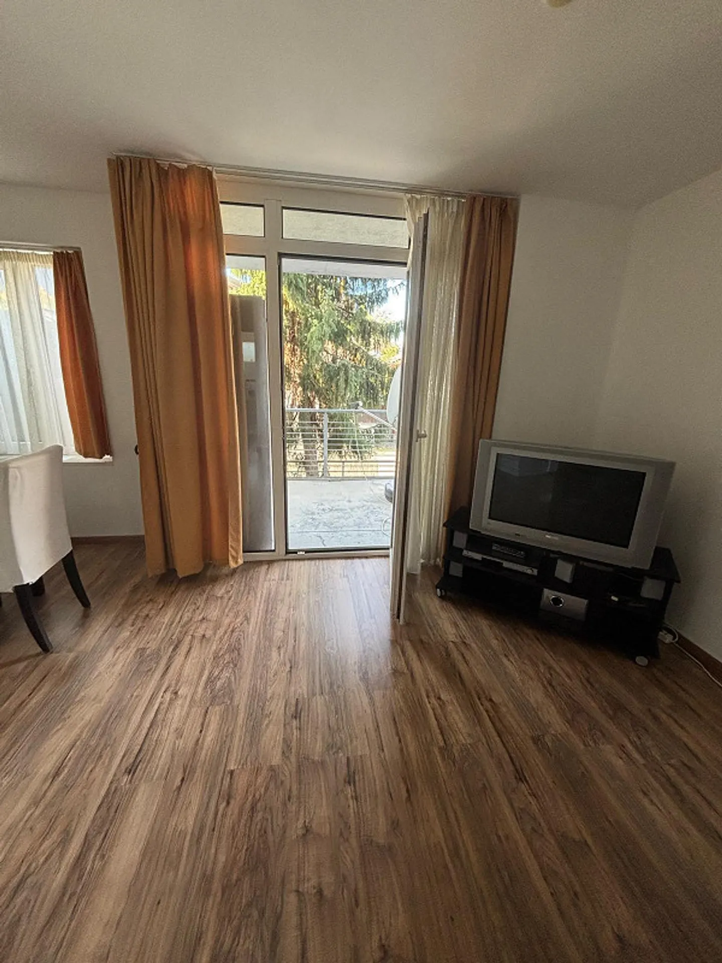 Furnished 2.5-room apartment for rent immediately - Photo 4 of 13