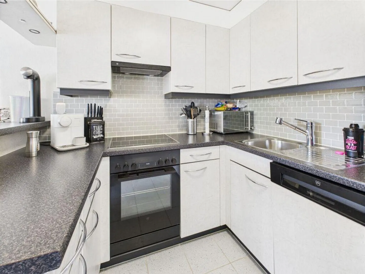 Copy: Cozy apartment with garden and balcony - Photo 4 of 13