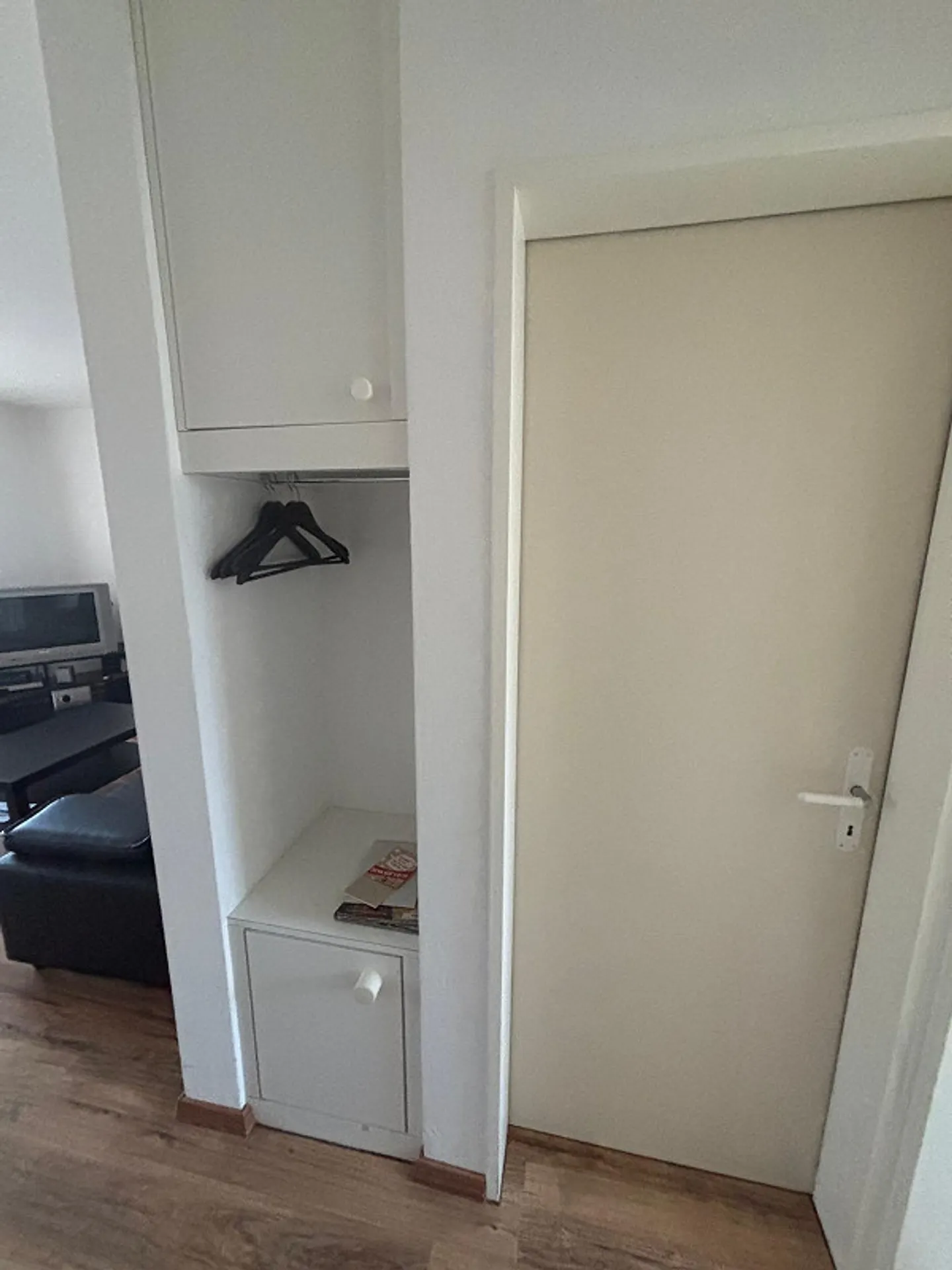 Furnished 2.5-room apartment for rent immediately - Photo 11 of 13
