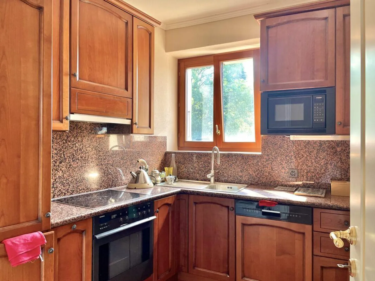 Elegante appartamento di 3,5 locali con vista lago - Foto 8 di 11