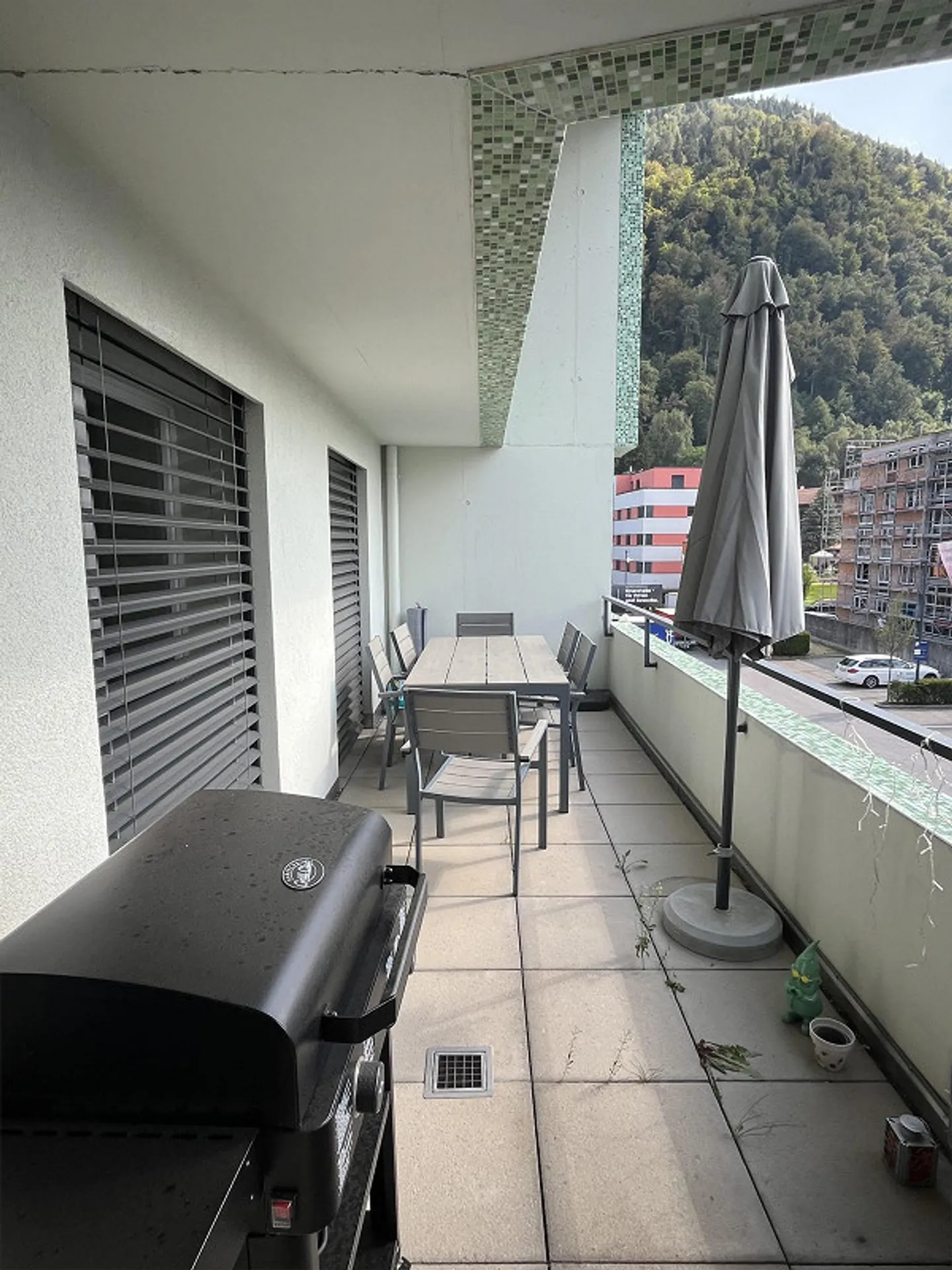 Appartamento moderno 3.5 locali con grande balcone e posto auto a Chur - Foto 2 di 8