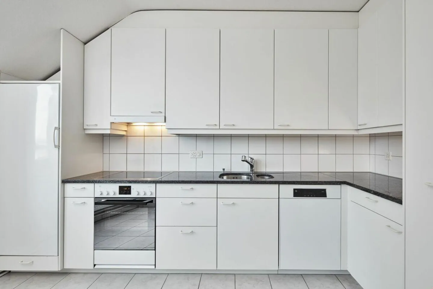 Appartement en attique 5 1/2 avec belle vue et cheminée - Photo 2 sur 8