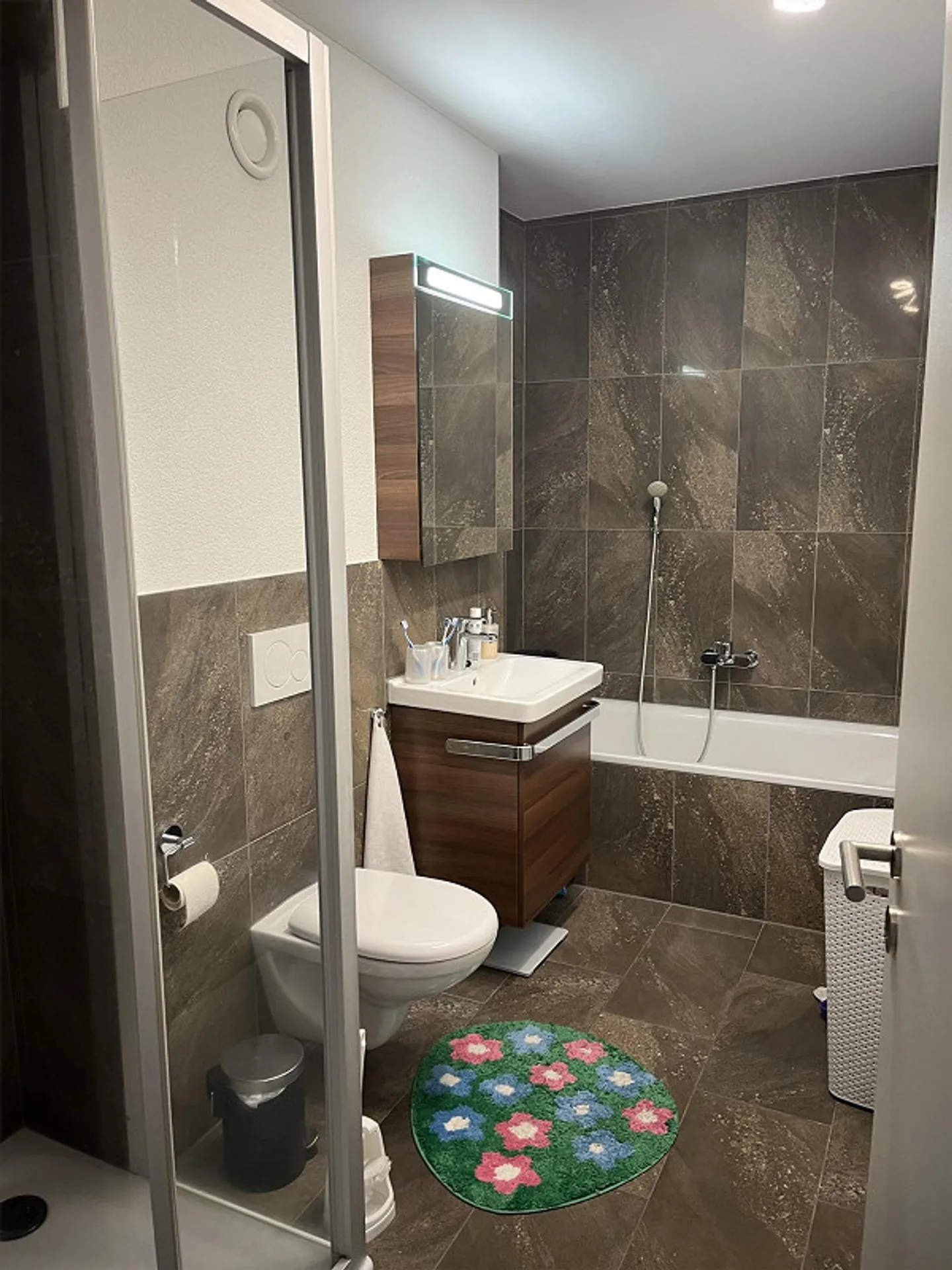 Appartamento moderno 3.5 locali con grande balcone e posto auto a Chur - Foto 7 di 8