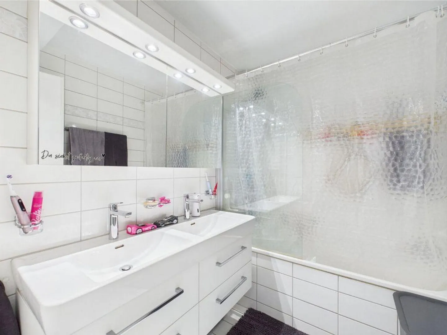 Copy: Cozy apartment with garden and balcony - Photo 10 of 13