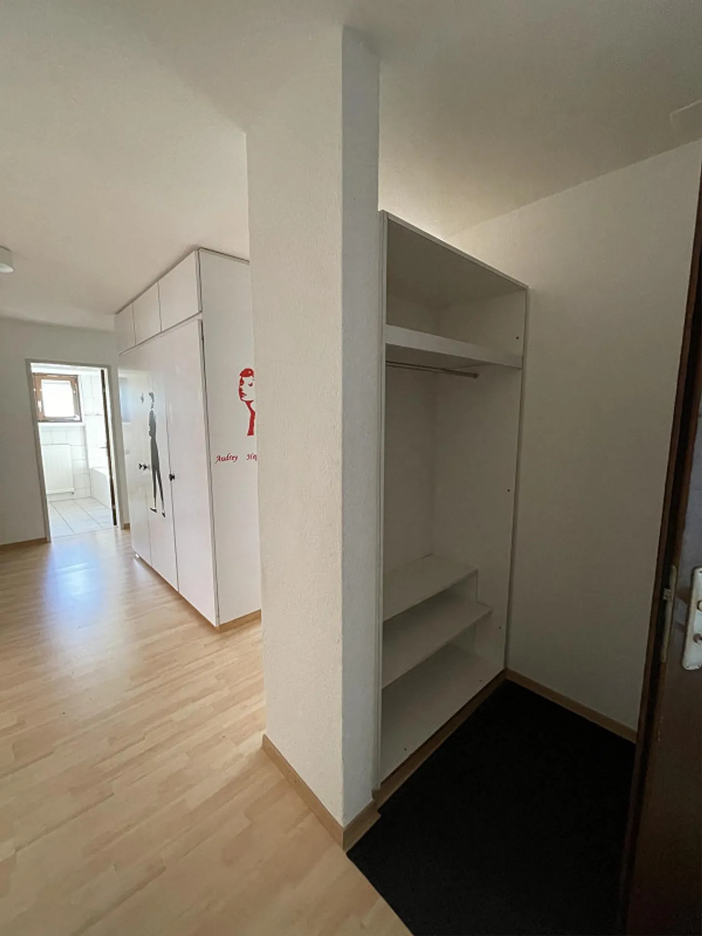Bright, large 4.5 room apartment with beautiful view - Photo 2 of 7