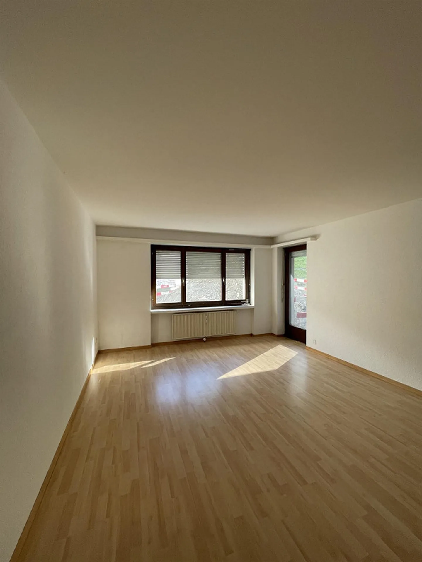 Bright, large 4.5 room apartment with beautiful view - Photo 3 of 7