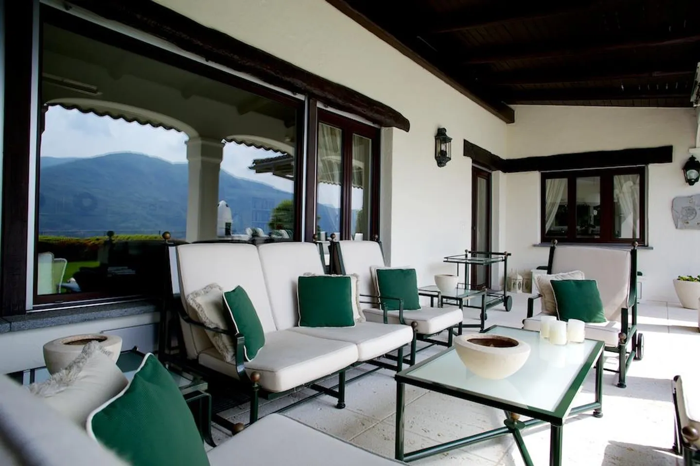 VILLA WITH CHARM AND OPEN VIEW OF LAKE LUGANO - Photo 6 of 13