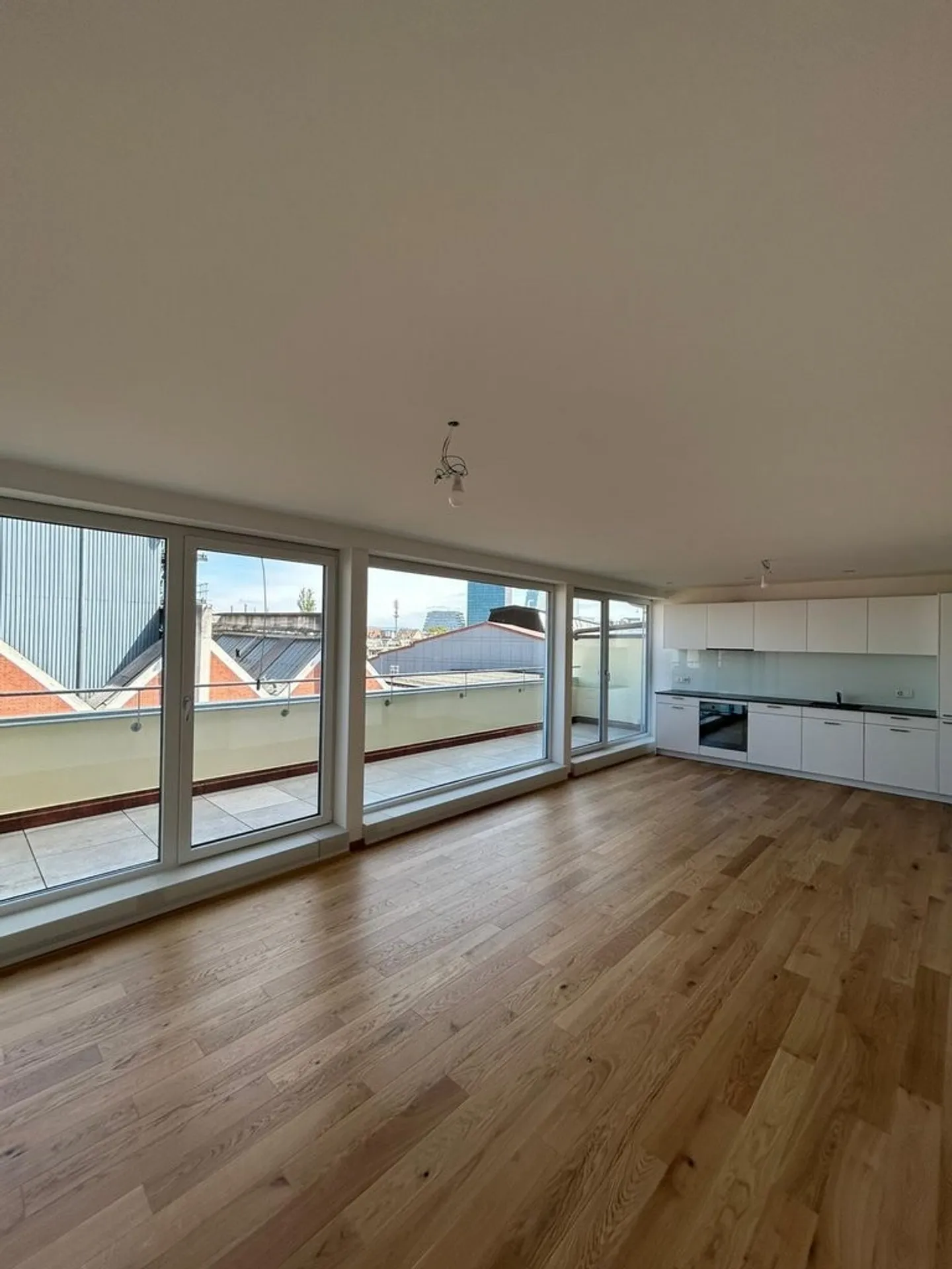 Appartamento duplex 4.5 recentemente ristrutturato con terrazza - Foto 1 di 7