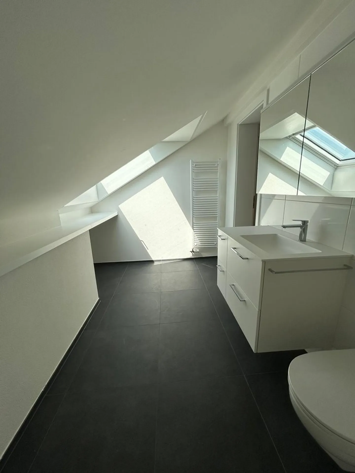 Appartamento duplex 4.5 recentemente ristrutturato con terrazza - Foto 5 di 7