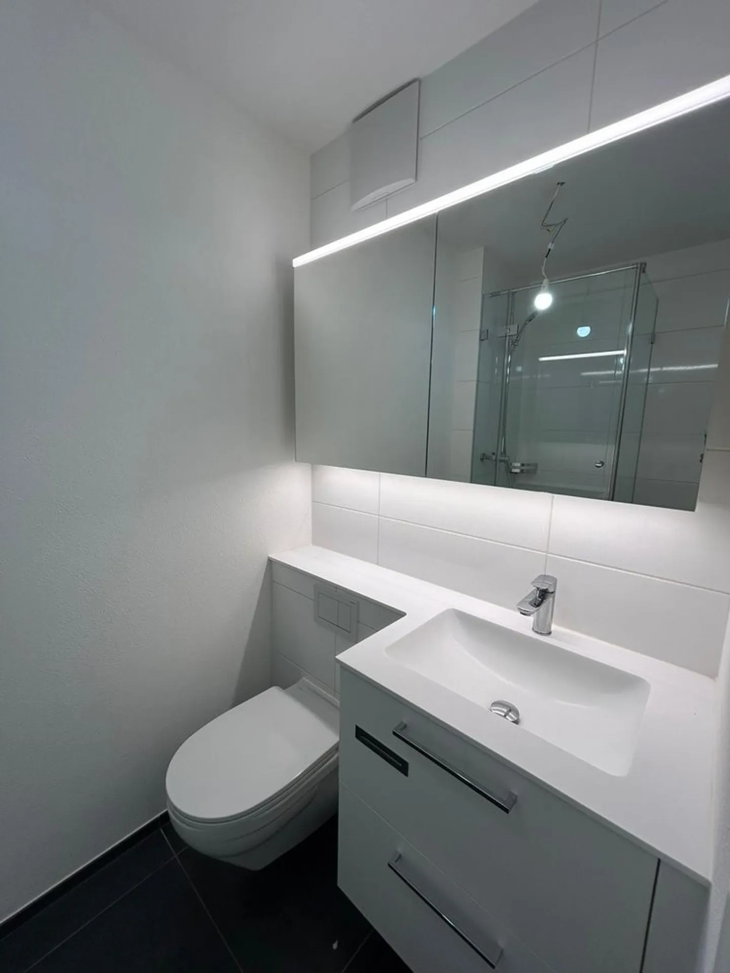 Appartamento duplex 4.5 recentemente ristrutturato con terrazza - Foto 6 di 7