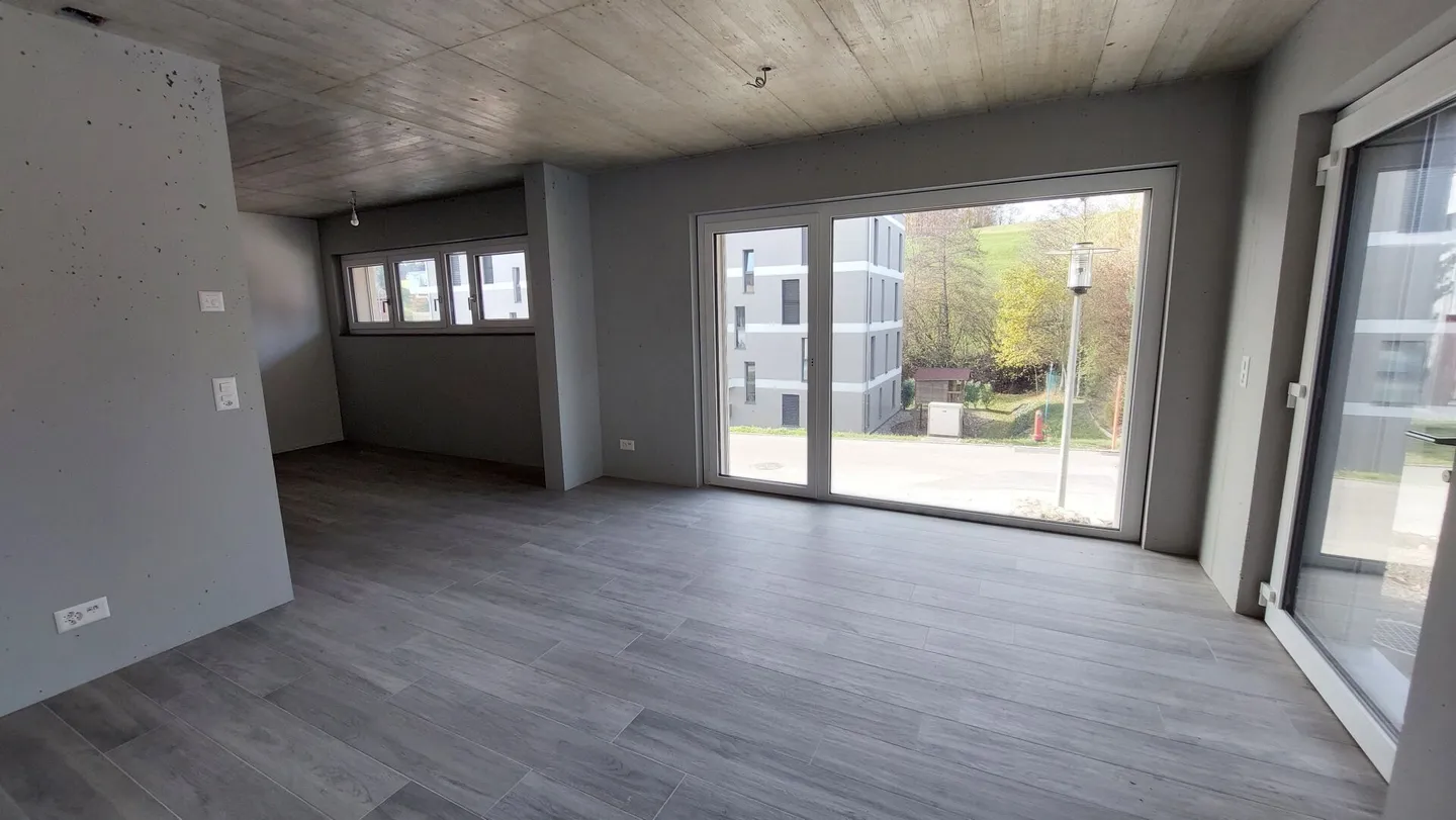 Beautiful commercial spaces, modern and new, 2 steps from the train station in full expansion - Photo 1 of 19