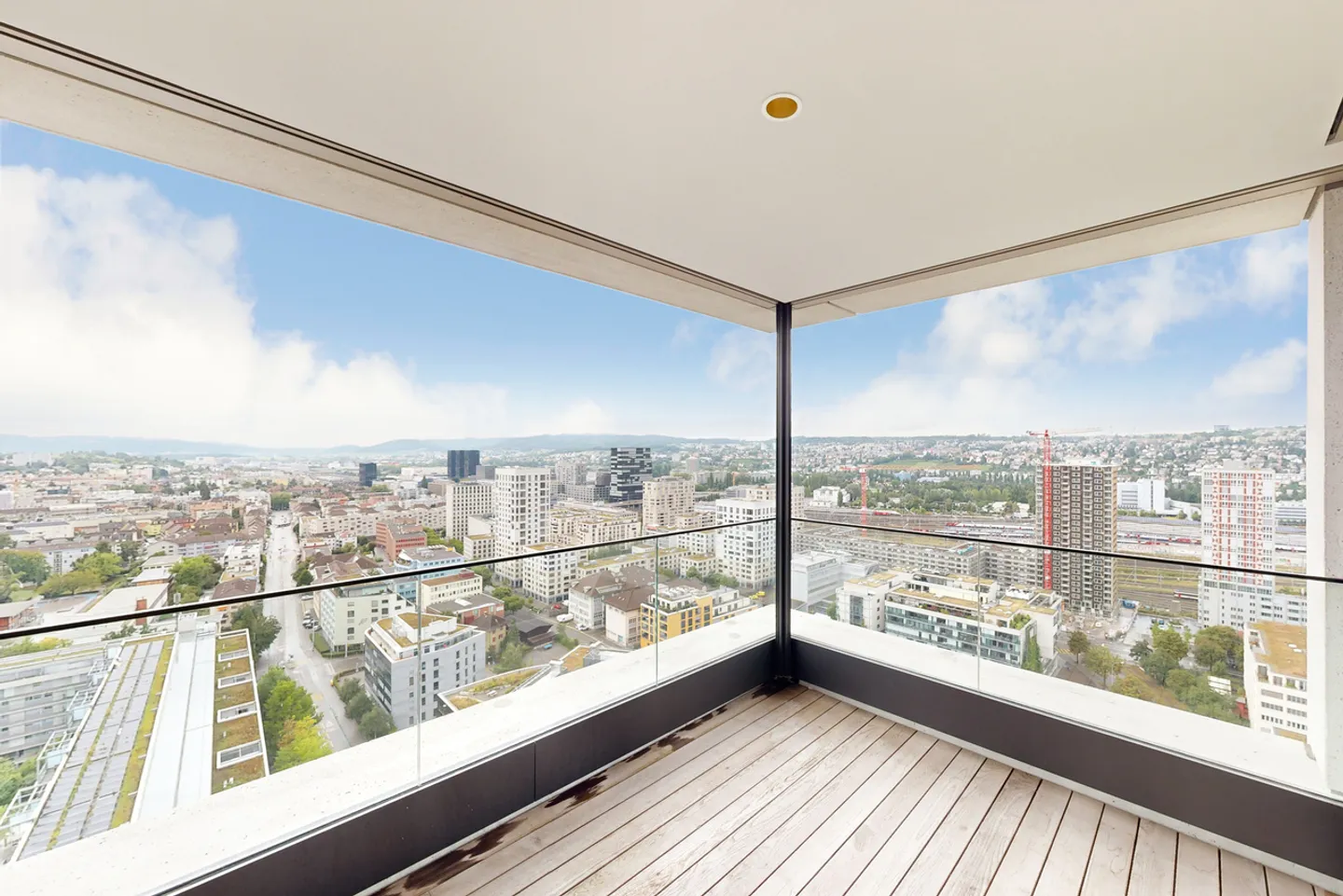 Living on the top floor with a view over Zurich - Photo 1 of 9