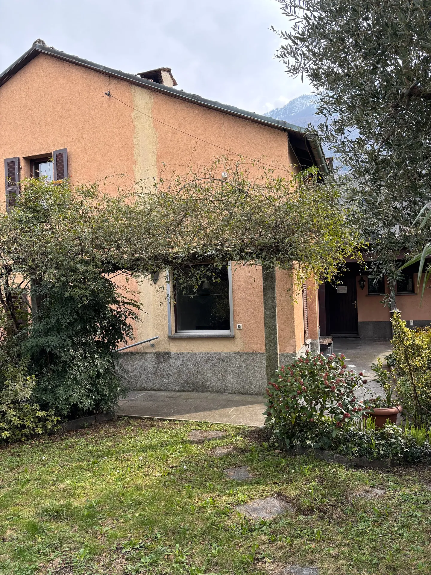 Casa unifamiliare accogliente nel cuore di Giubiasco (TI) - Foto 2 di 17