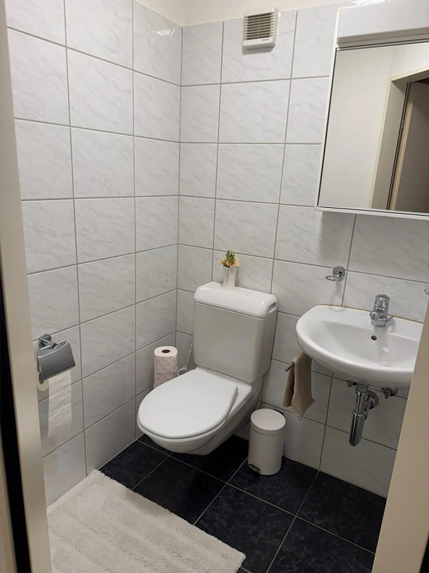 Appartement spacieux et lumineux de 4½ pièces dans un emplacement central - Photo 8 sur 9