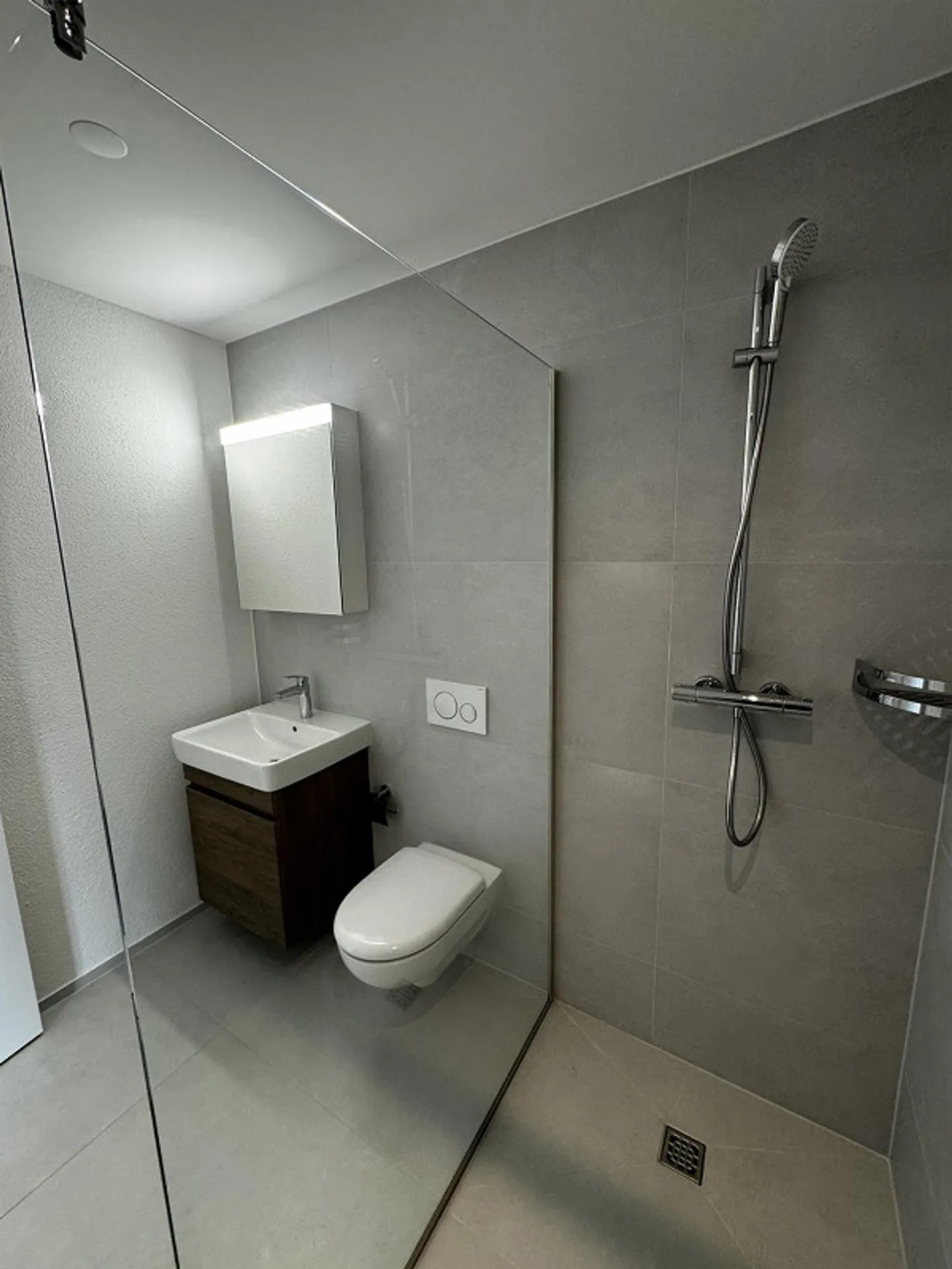 Modernes 3.5-Zimmer-Apartment - Foto 8 von 9
