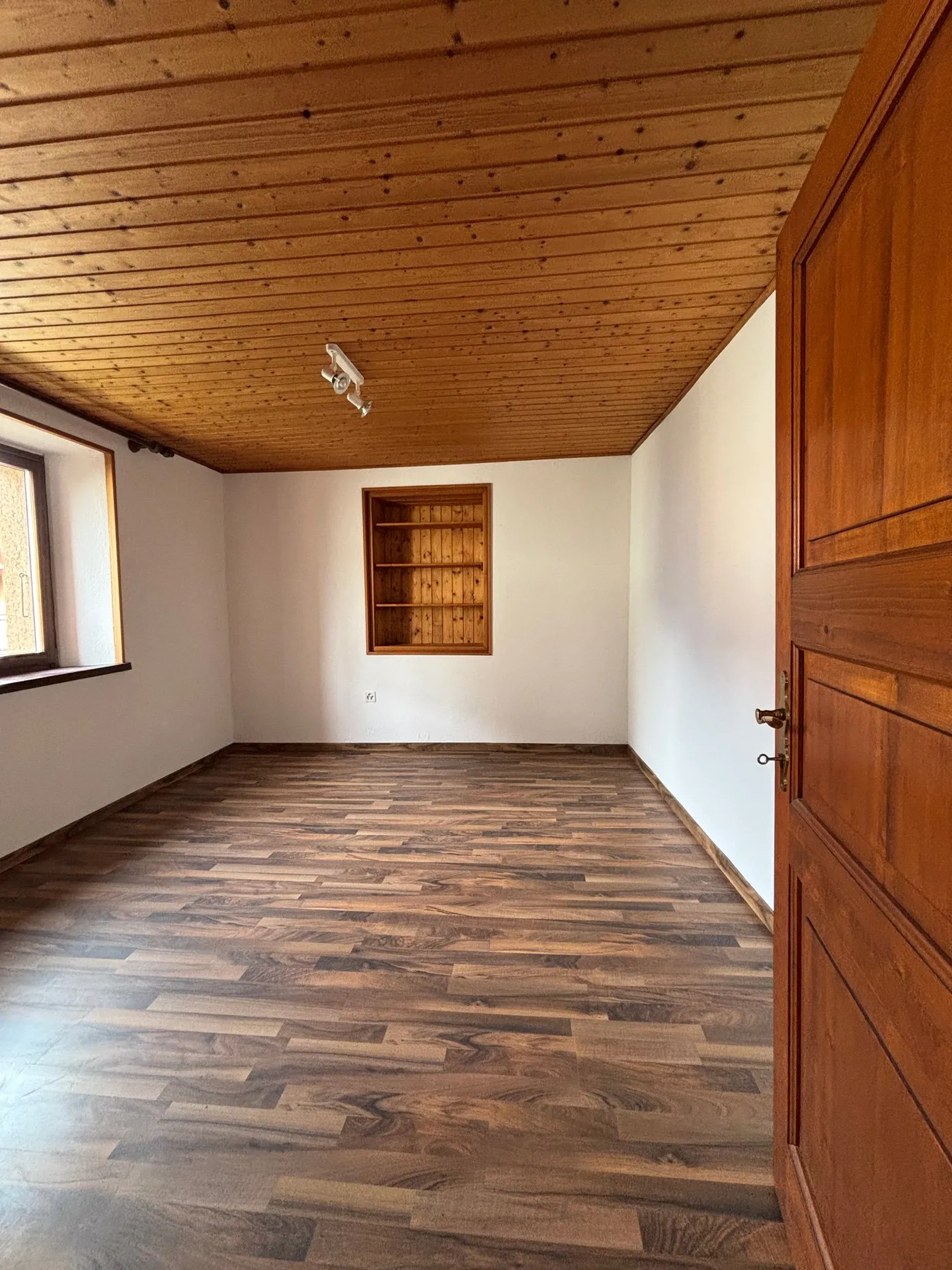 Casa unifamiliare accogliente nel cuore di Giubiasco (TI) - Foto 12 di 17